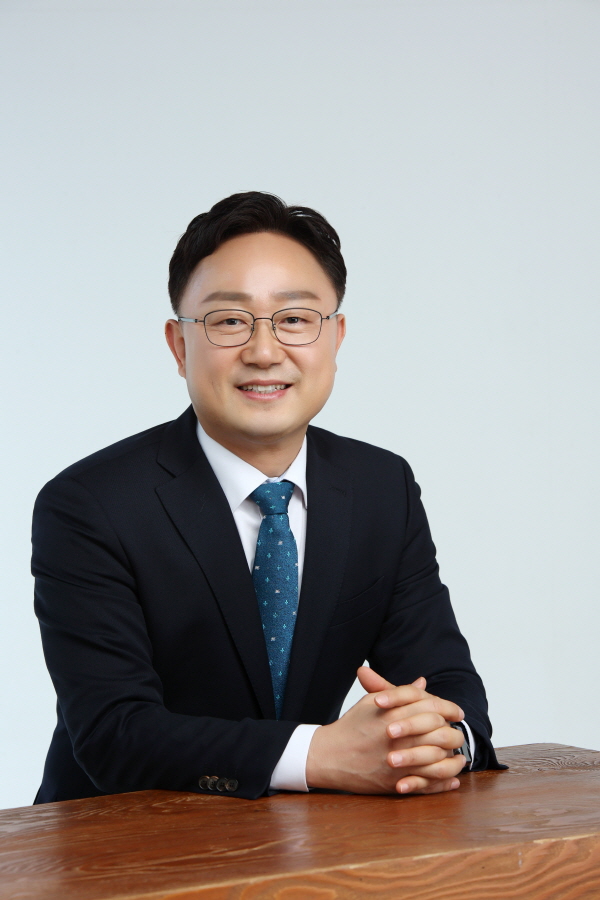 김웅년 담임목사